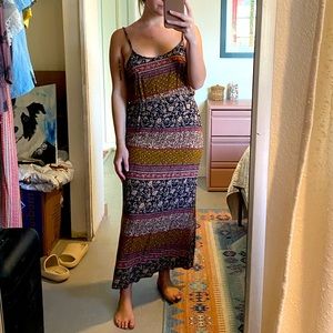 Maxi dress with a rib elastic detail